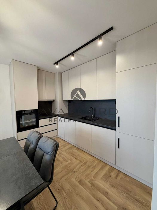 Продава се Двустаен апартамент в Пловдив, Остромила - 85 кв.м за 921 €/кв.м - Снимка #2