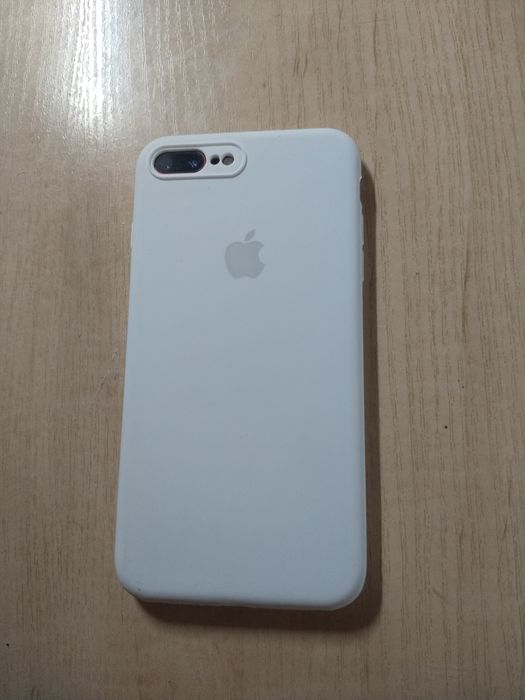 Продам айфон 8плюс