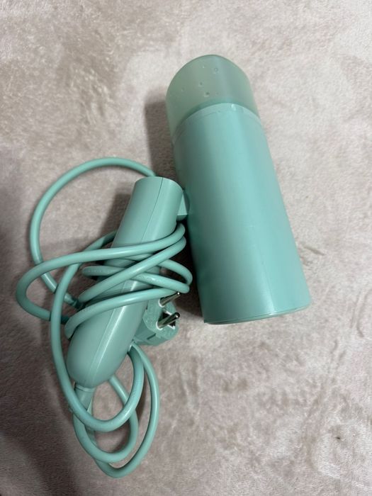 Aparat de calcat vertical cu aburi Philips Seria
3000 STH3010/70
