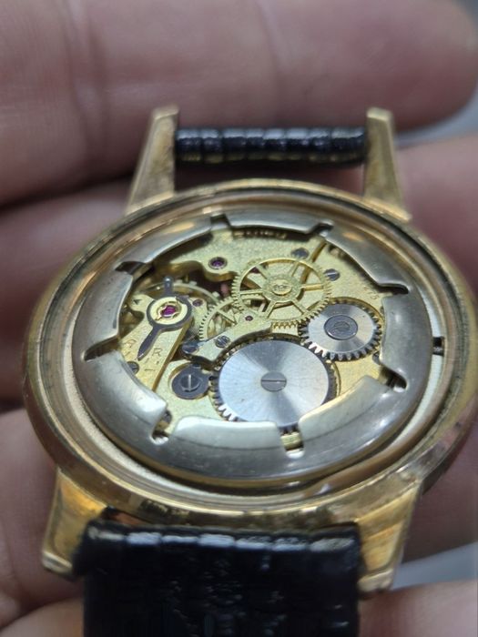 Швейцарские часы Zenith