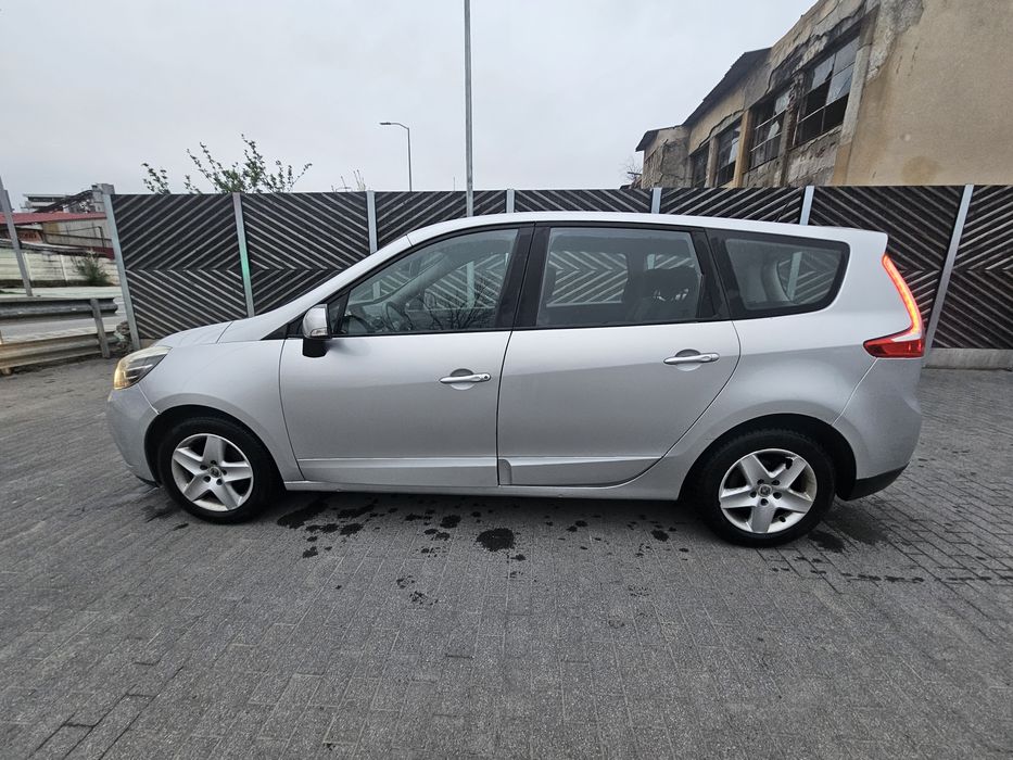 Vând renault grande scenic