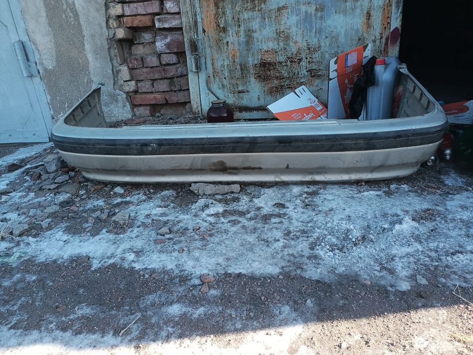 Бампер на мазду 626