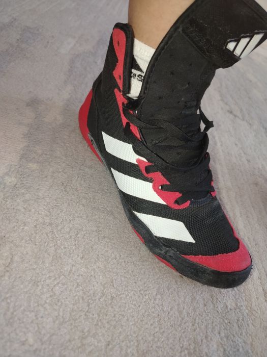 Продам борцовки б/у оригинал Adidas