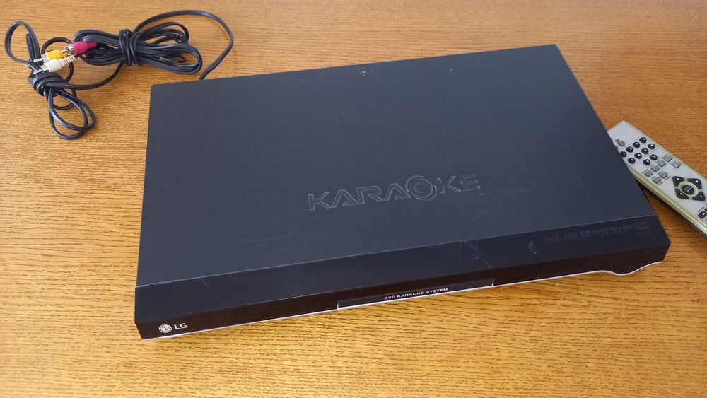 Видеомагнитофон и DVD плеер