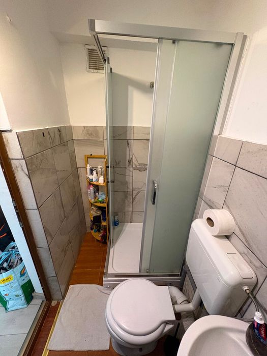 Inchiriez apartament in centru 2 camere semidecomandat