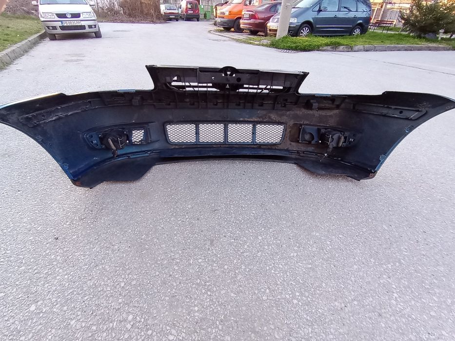 Предна броня за VW polo 2000г