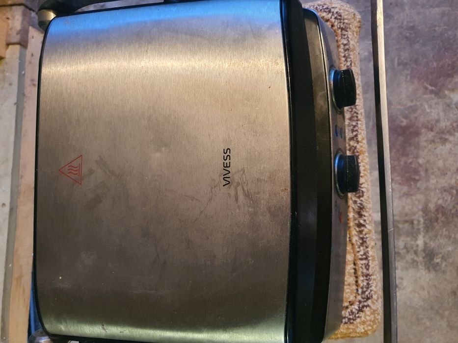 Vând gril electric și fripteoza dubla noua