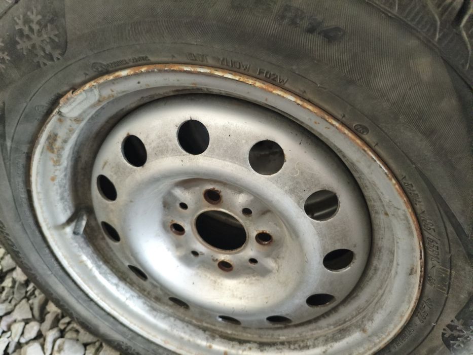 Продам диски с зимней резиной р14