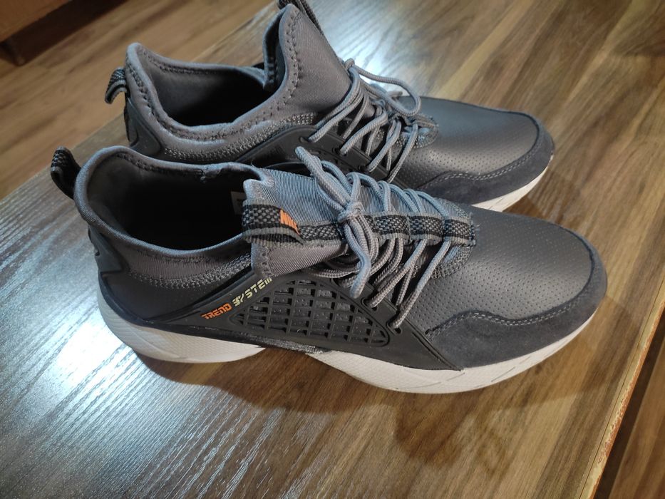 Серые Спортивные Кроссовки 45 размер