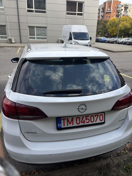 Opel Astra Sport Tourer +