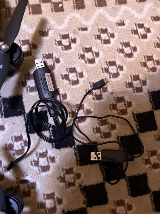 Продам дрон новый