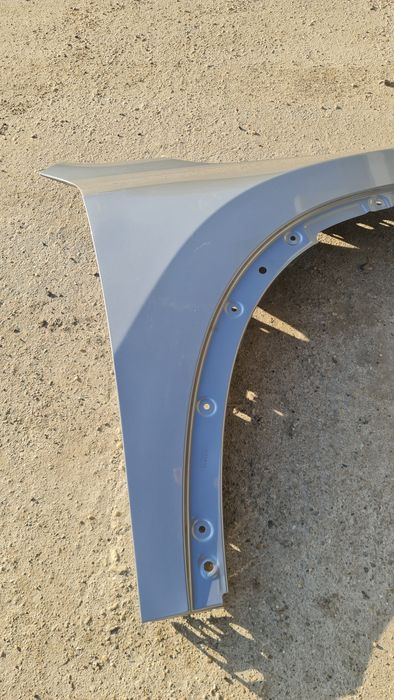 Aripa dreapta fata BMW X1 U11 far armatura bara