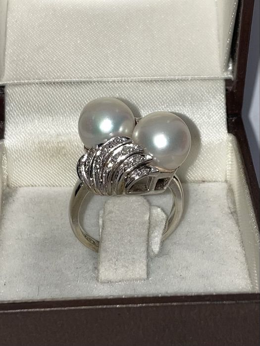 Inel aur alb 18kt.cu perle si diamante