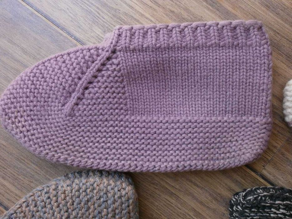 Мъжки Вълнени Чорапи №42-45 и Терлици №38-43 Ръчно Плетиво