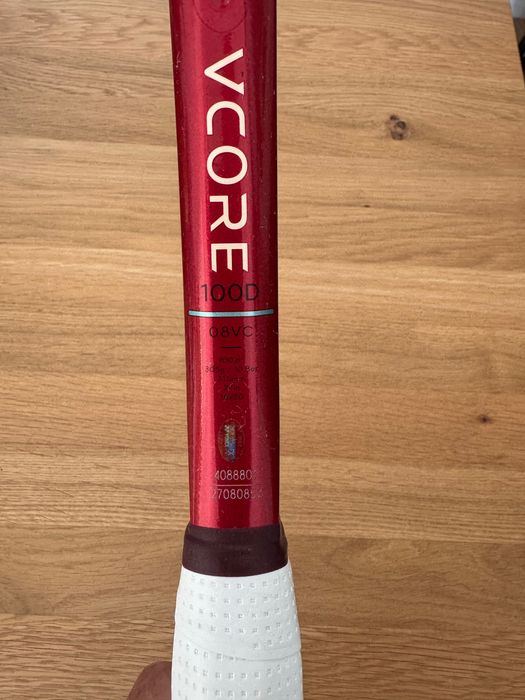 Yonex Vcore 100D, 16x20, 305g, model 2026, marime grip 2