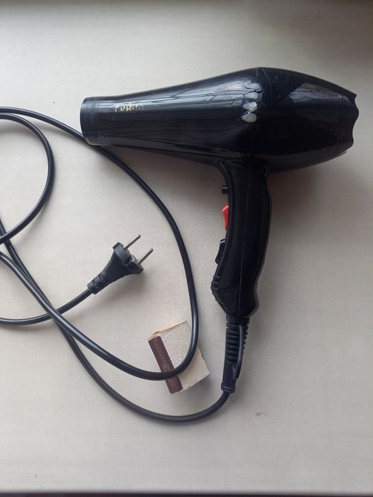 Продаётся фен для сушки волос