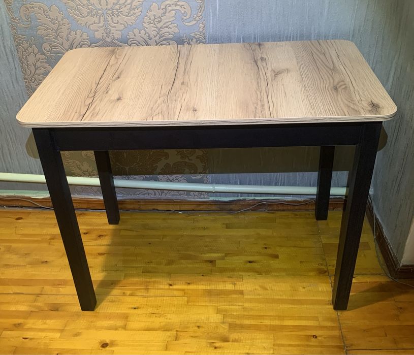 Стол кухонный обеденный