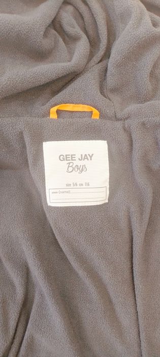 Продам детскую куртку