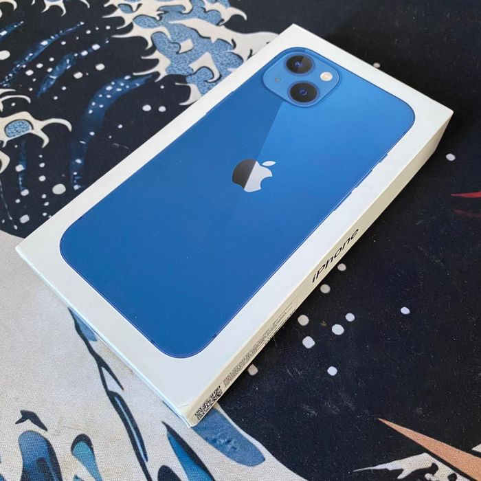 Продам Iphone 13 128g