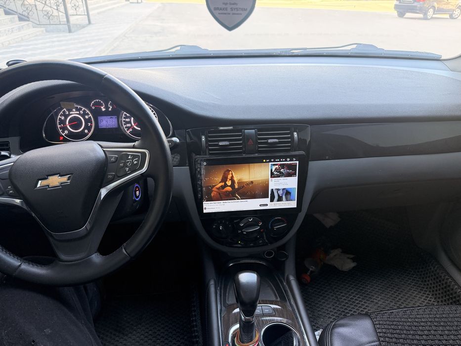 Jentra qora polni radnoy