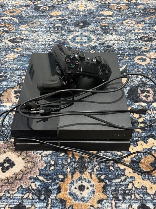 Продам Playstation 4