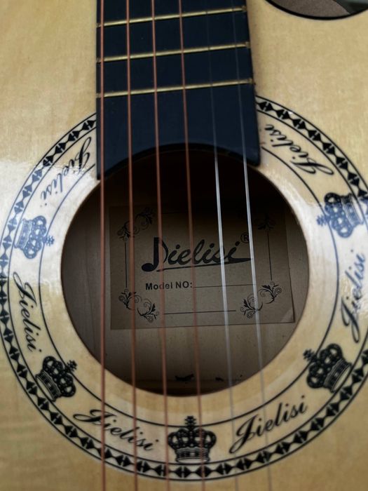 Gitara holati yangi