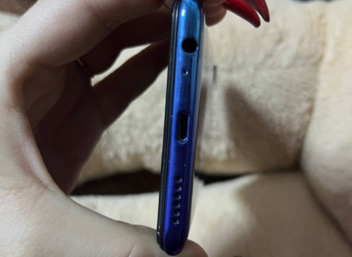 Продам смартфон Tecno Camon 15