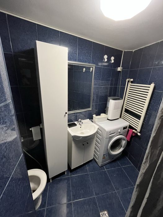 Inchiriez casa la curte Popa Nan
