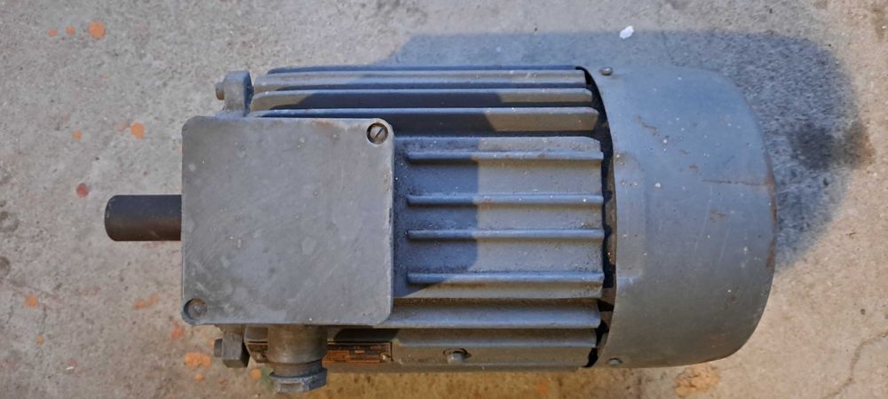 Трифазен електродвигател