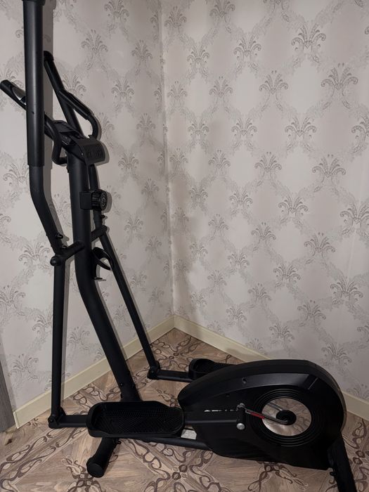 Продаю вертикальный велотренажёр GENAU