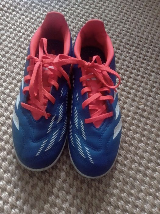 Ghete fotbal Adidas Predator