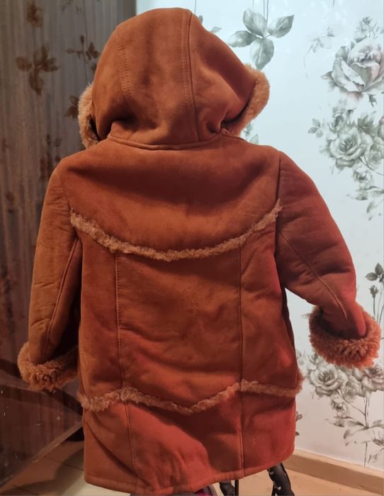 Продам детскую дубленку