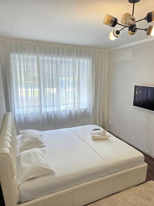 1 комнатная  центр Вип .  Kaspi Red.