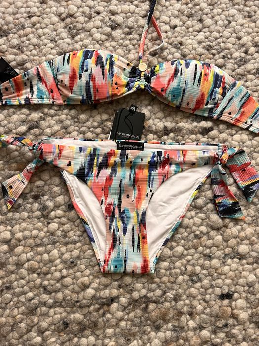 Нов бански на Emporio Armani