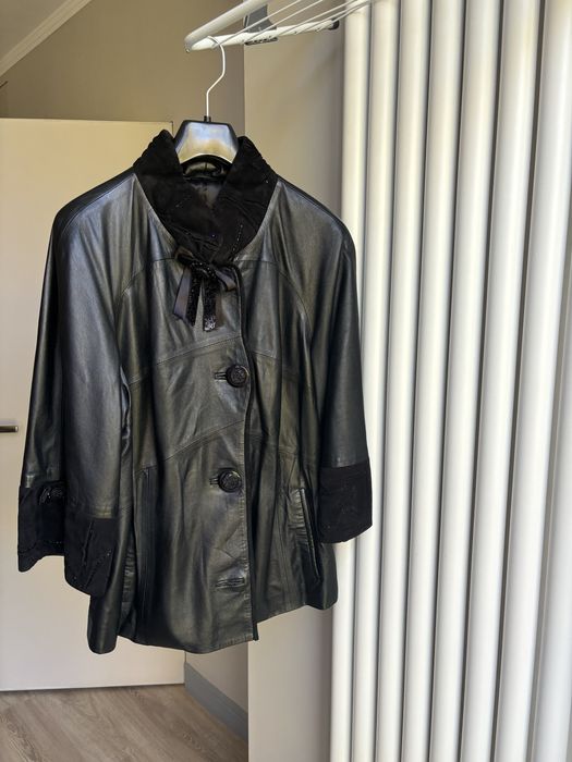 Продам куртку кожаную женскую