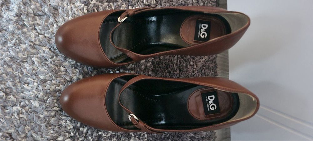 Обувки в много добро състояние и нови 37 номер с висок ток