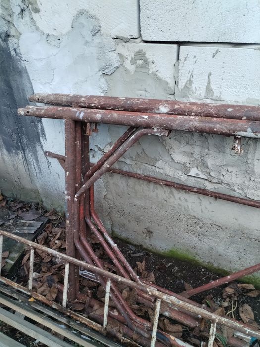 Vând schela in stare excelenta