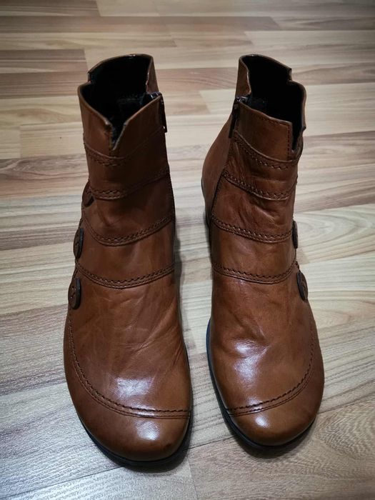 Ghete Gabor din piele