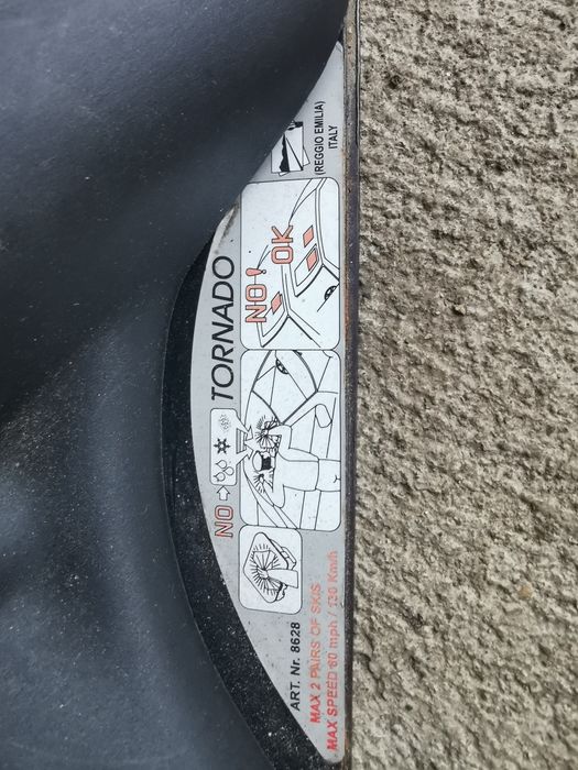 Suport magnetic skiuri