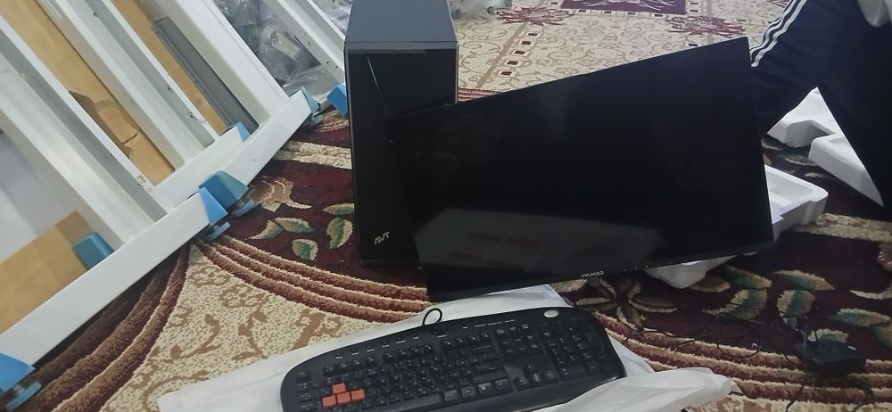 Immer kompyuter(blok, monitor]