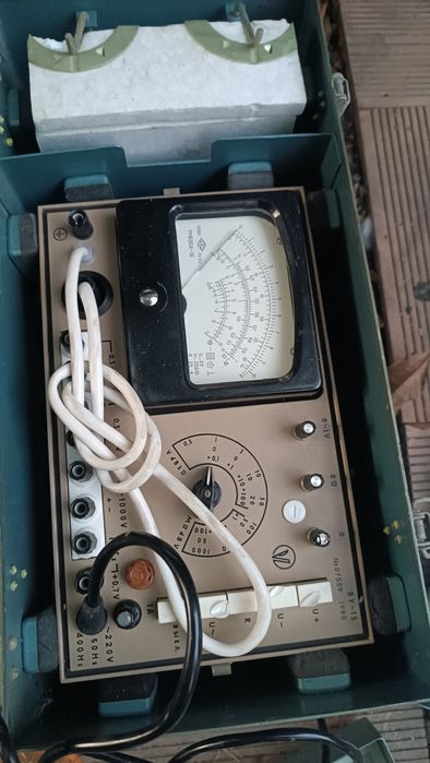 Вольтметр универсальный.