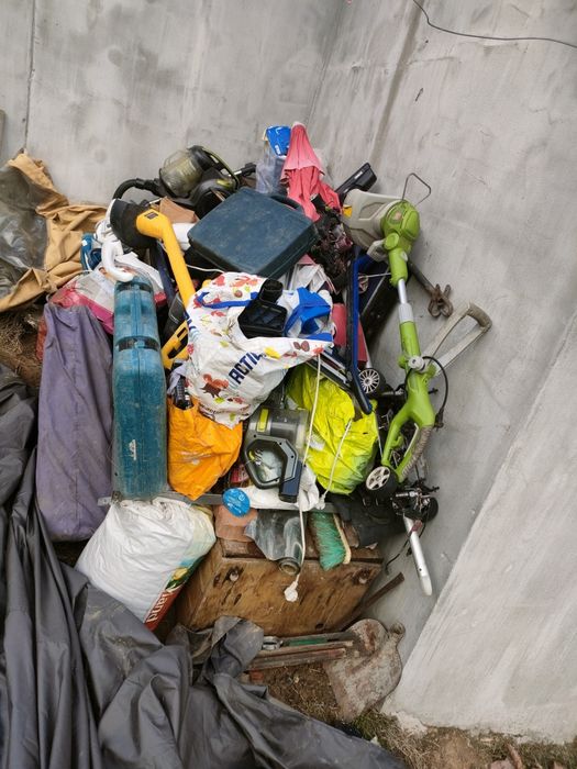 продава се цената е за всичката стока