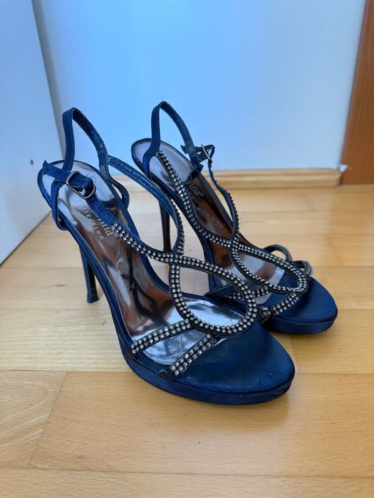 Pantofi cu toc bleumarin cu strasuri