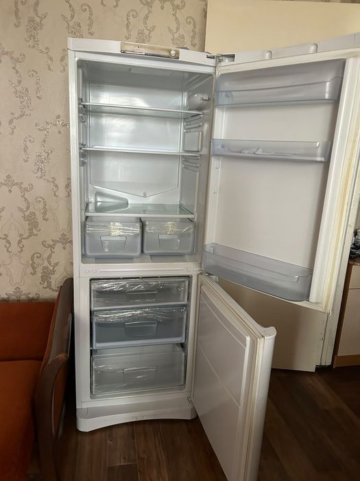 Продам холодильник