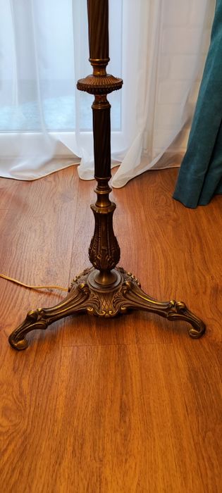 Продавам Лампион