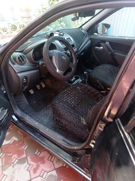 Продам машину Lada Kalina 2014