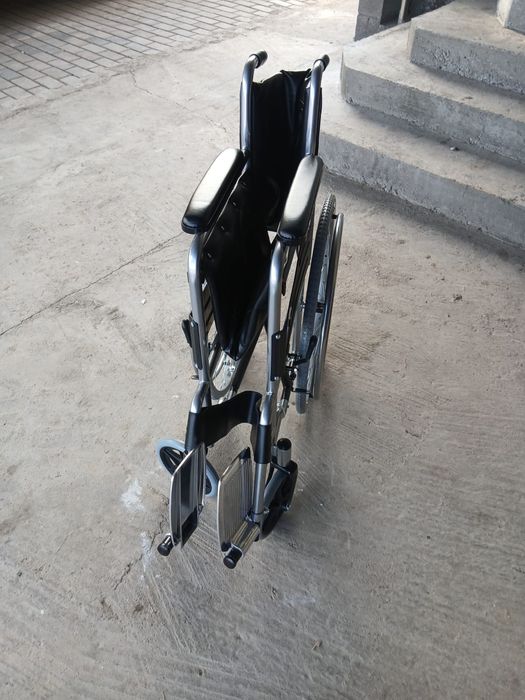 инвалидная коляска