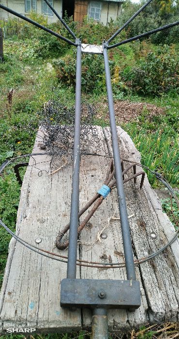 продам антенну-мачту 3,5 м высотой с телевизионным кабелем 12 м