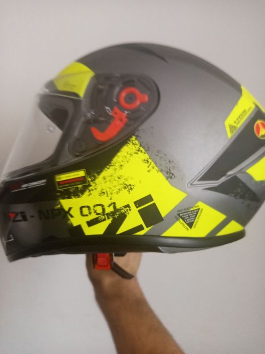 Vând cască moto nzi npx 001  folosită de 3 ori