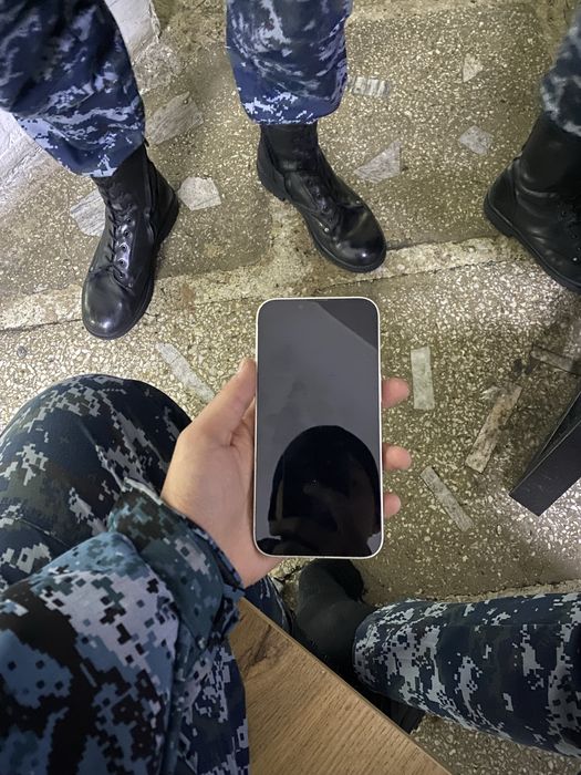 продается Iphone 14 все идеально работает ничего ре меняли емкость 85
